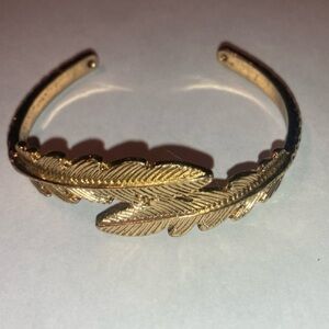 Vintage feather bracelet gold tone